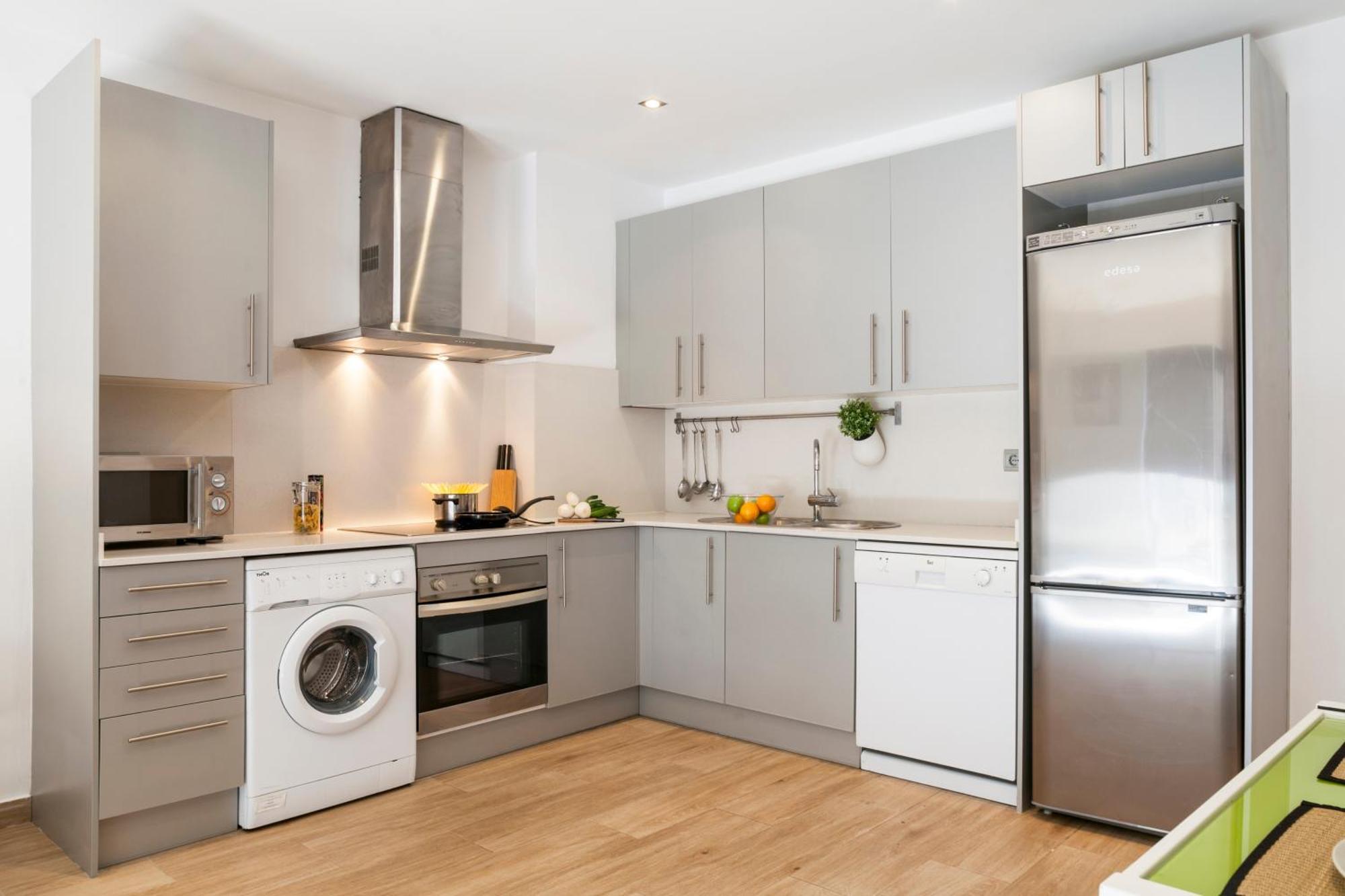 Feelathome Mozart Apartments Барселона Екстер'єр фото