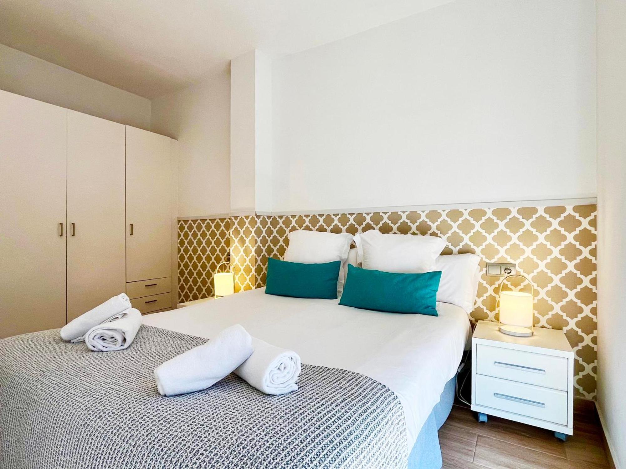 Feelathome Mozart Apartments Барселона Екстер'єр фото
