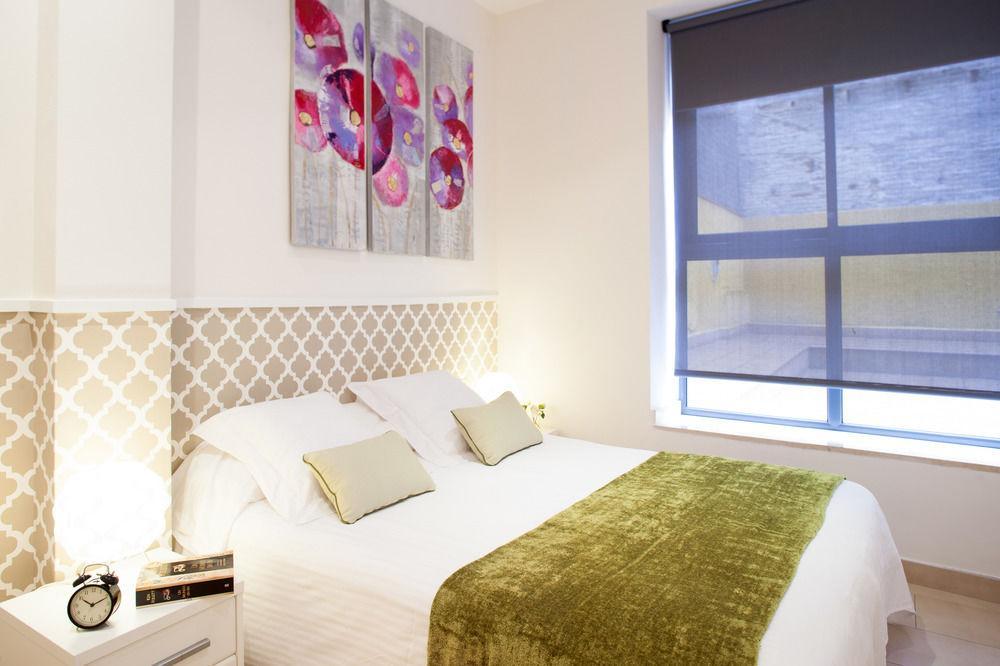 Feelathome Mozart Apartments Барселона Екстер'єр фото