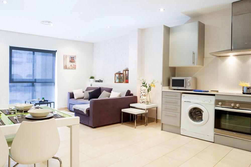 Feelathome Mozart Apartments Барселона Екстер'єр фото
