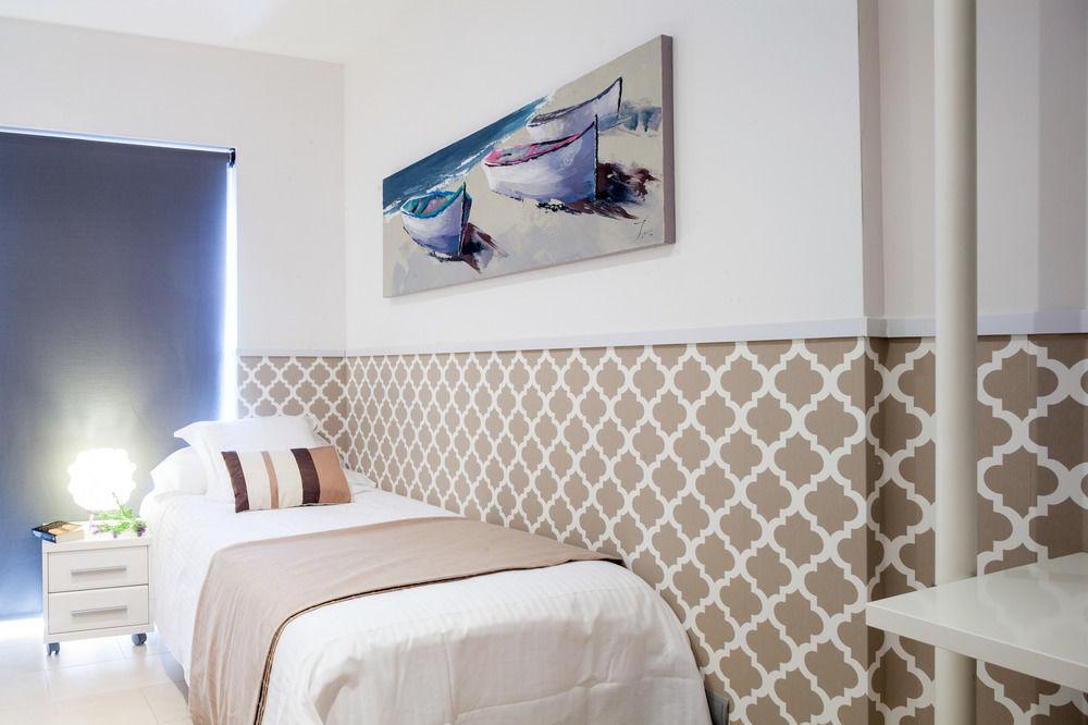 Feelathome Mozart Apartments Барселона Екстер'єр фото