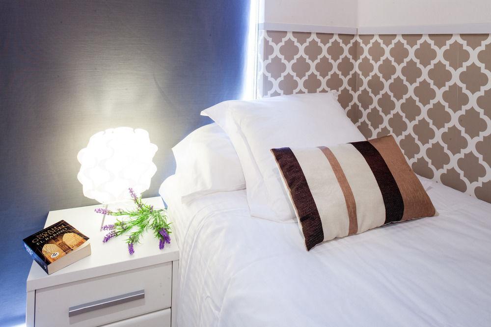 Feelathome Mozart Apartments Барселона Екстер'єр фото