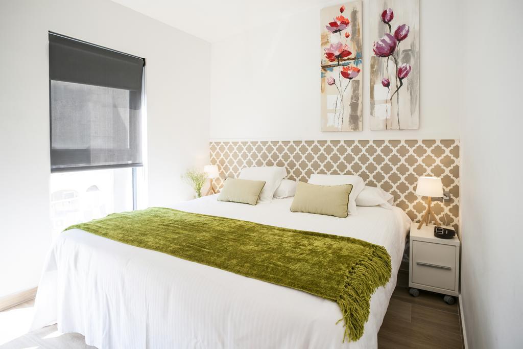 Feelathome Mozart Apartments Барселона Екстер'єр фото